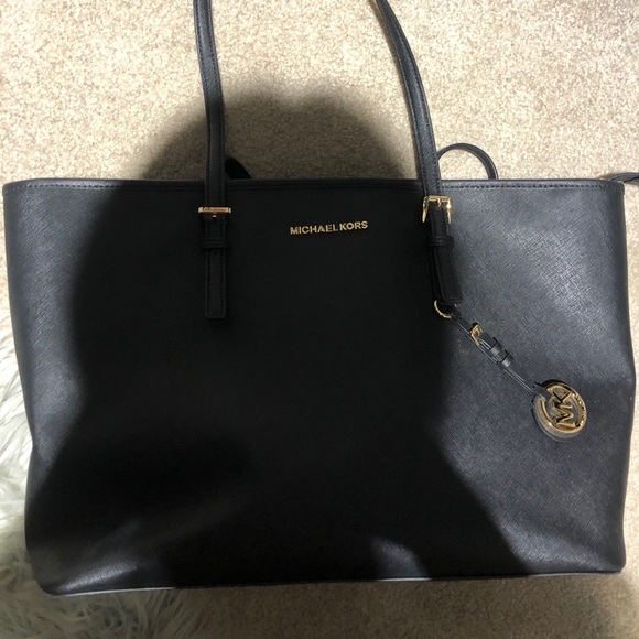 Michael Kors tote purse!!! Perfect condition - Picture 2 of 5
